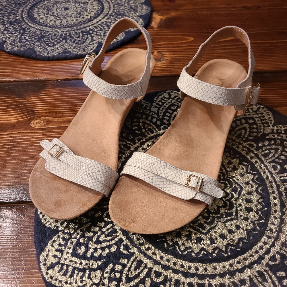 Vionic Laurie Women’s White Snakeskin Leather 3” Wedge Sandals Size 10 (SH01)